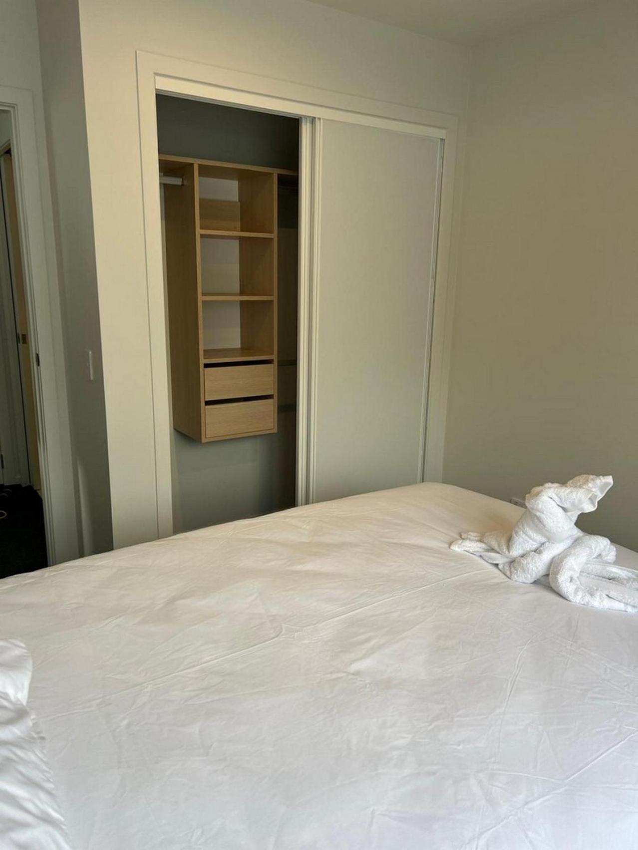 Central Modern 3-Bedroom,3- Bathroom House With Patio And Carpark- Lower Hutt City Centre Екстер'єр фото