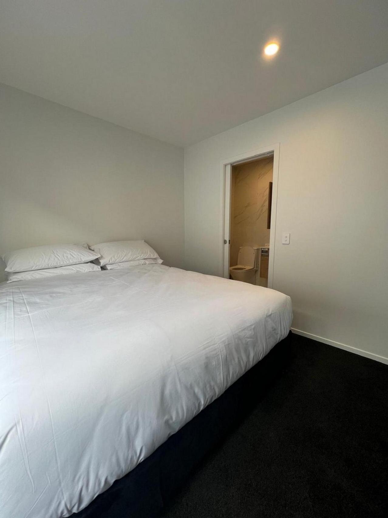 Central Modern 3-Bedroom,3- Bathroom House With Patio And Carpark- Lower Hutt City Centre Екстер'єр фото