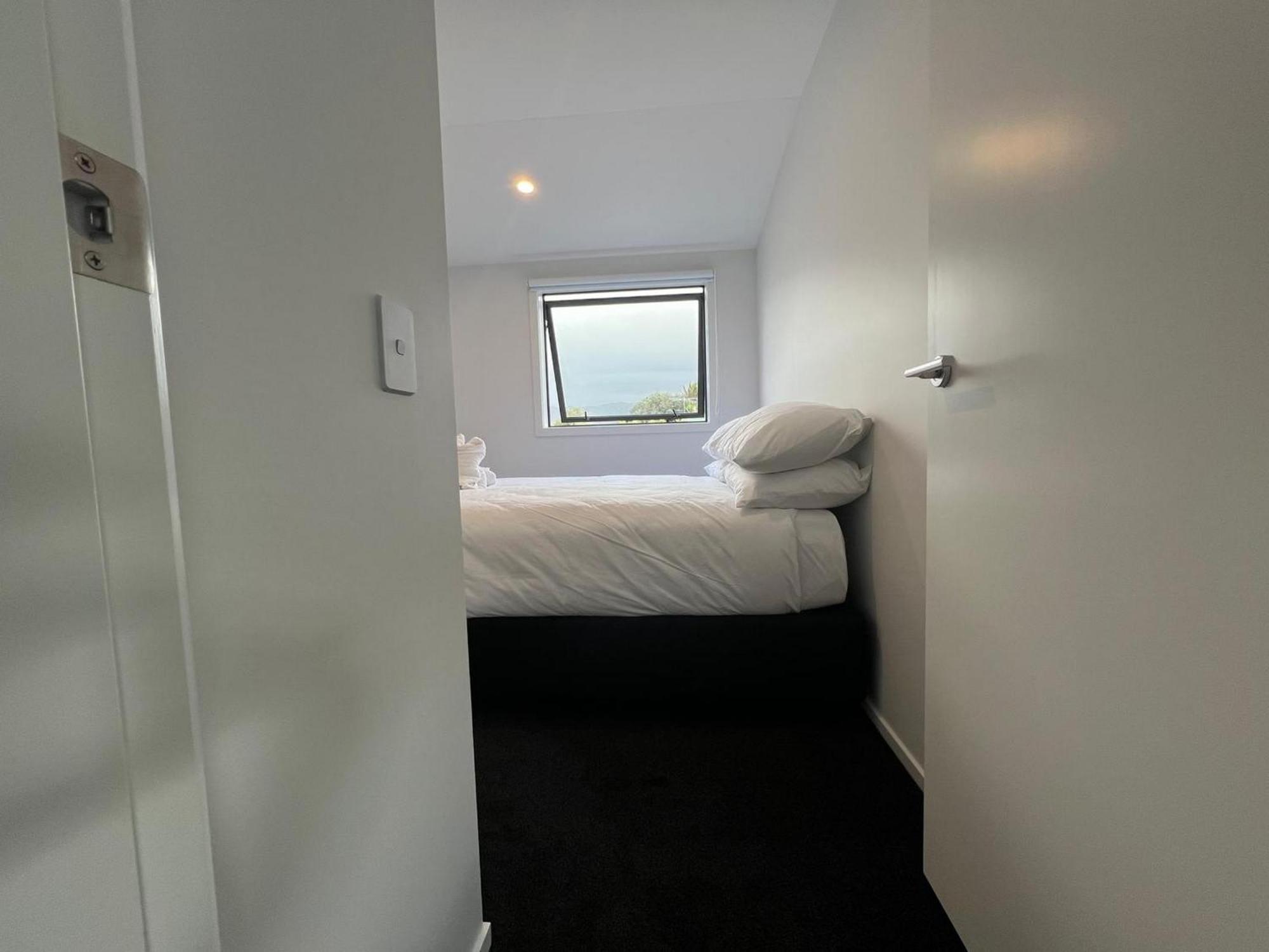 Central Modern 3-Bedroom,3- Bathroom House With Patio And Carpark- Lower Hutt City Centre Екстер'єр фото