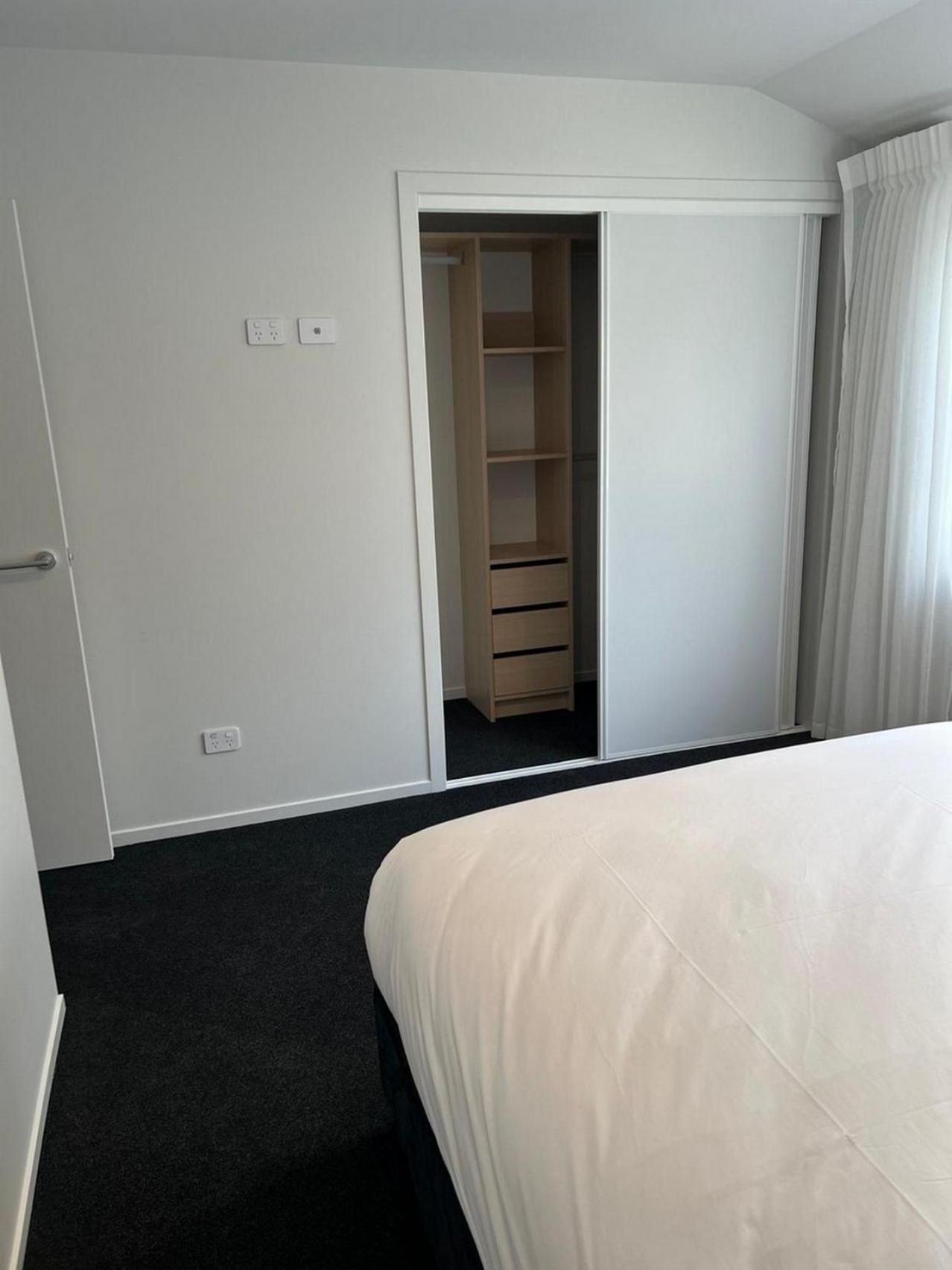 Central Modern 3-Bedroom,3- Bathroom House With Patio And Carpark- Lower Hutt City Centre Екстер'єр фото