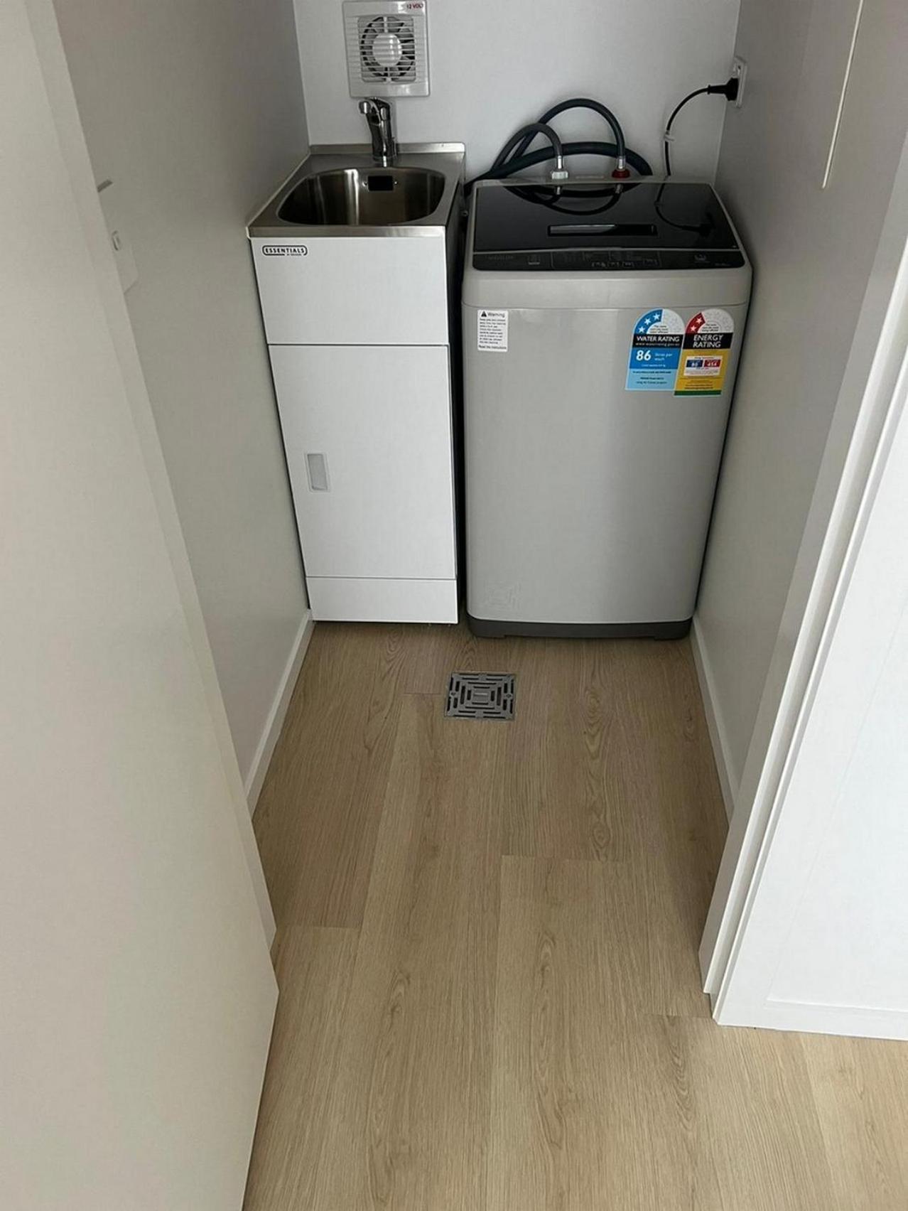 Central Modern 3-Bedroom,3- Bathroom House With Patio And Carpark- Lower Hutt City Centre Екстер'єр фото