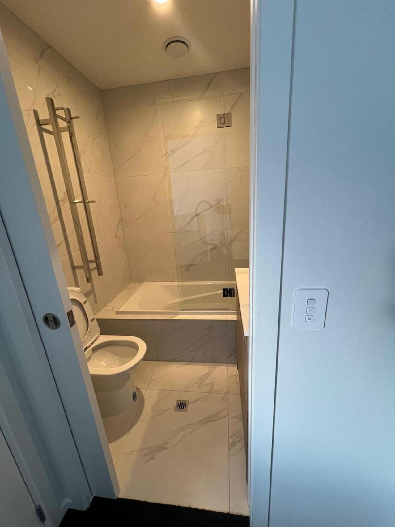Central Modern 3-Bedroom,3- Bathroom House With Patio And Carpark- Lower Hutt City Centre Екстер'єр фото