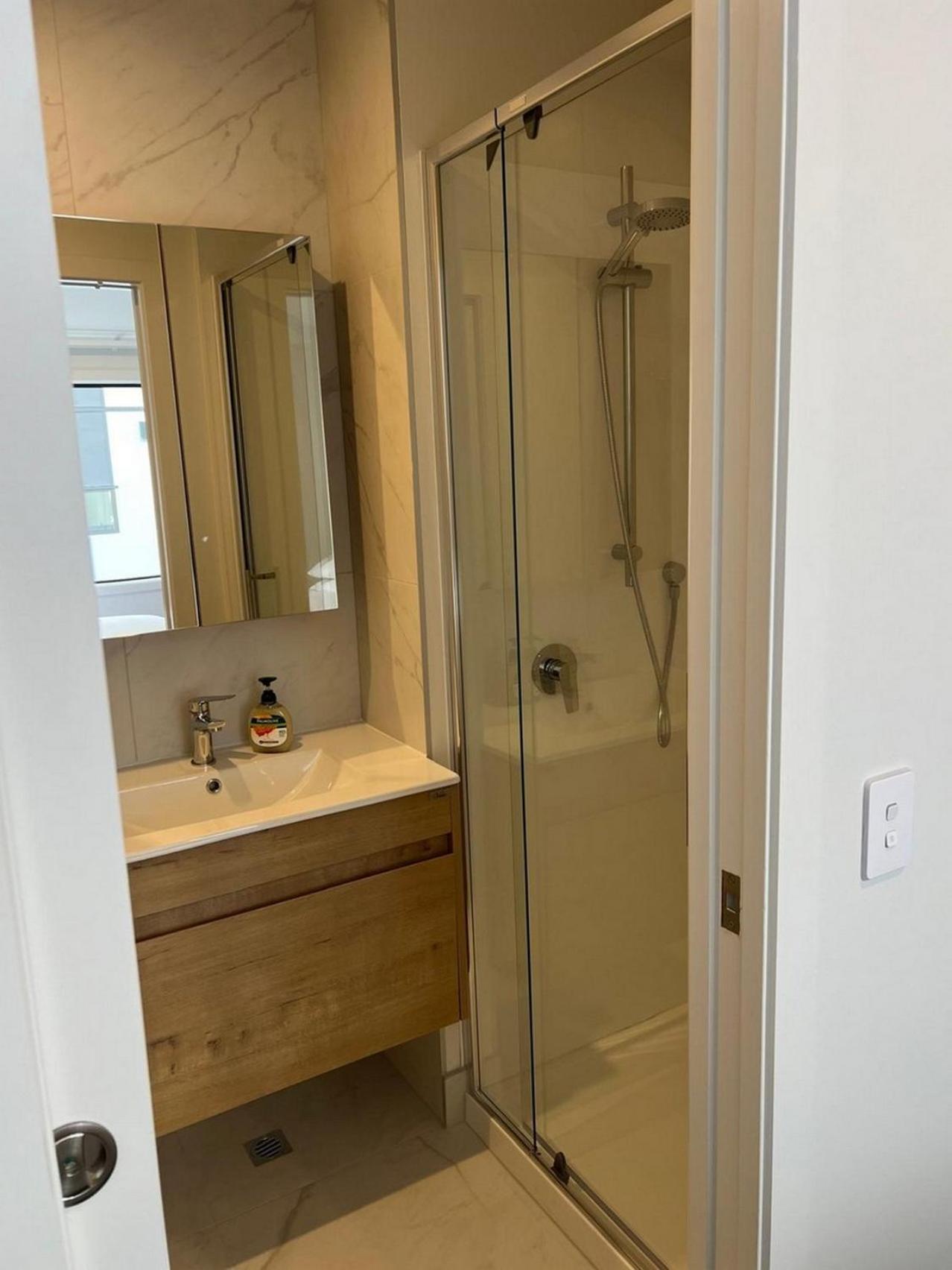 Central Modern 3-Bedroom,3- Bathroom House With Patio And Carpark- Lower Hutt City Centre Екстер'єр фото