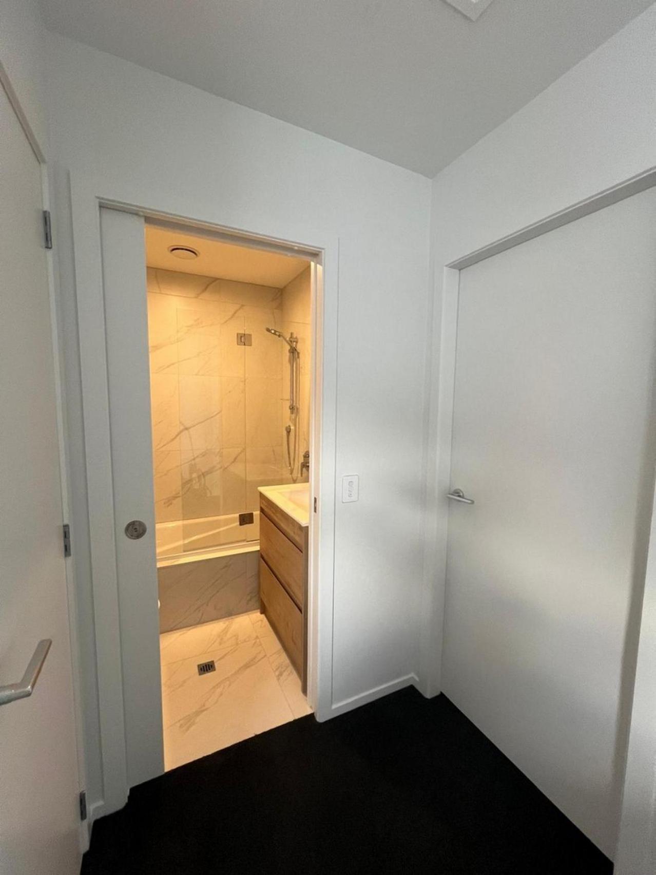 Central Modern 3-Bedroom,3- Bathroom House With Patio And Carpark- Lower Hutt City Centre Екстер'єр фото