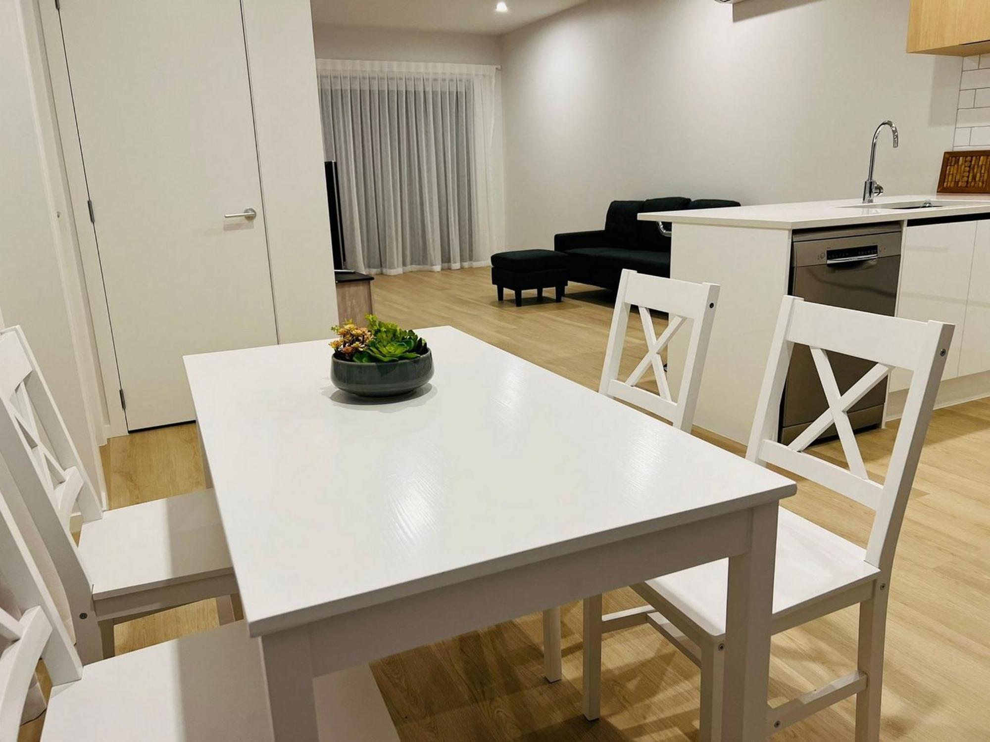 Central Modern 3-Bedroom,3- Bathroom House With Patio And Carpark- Lower Hutt City Centre Екстер'єр фото