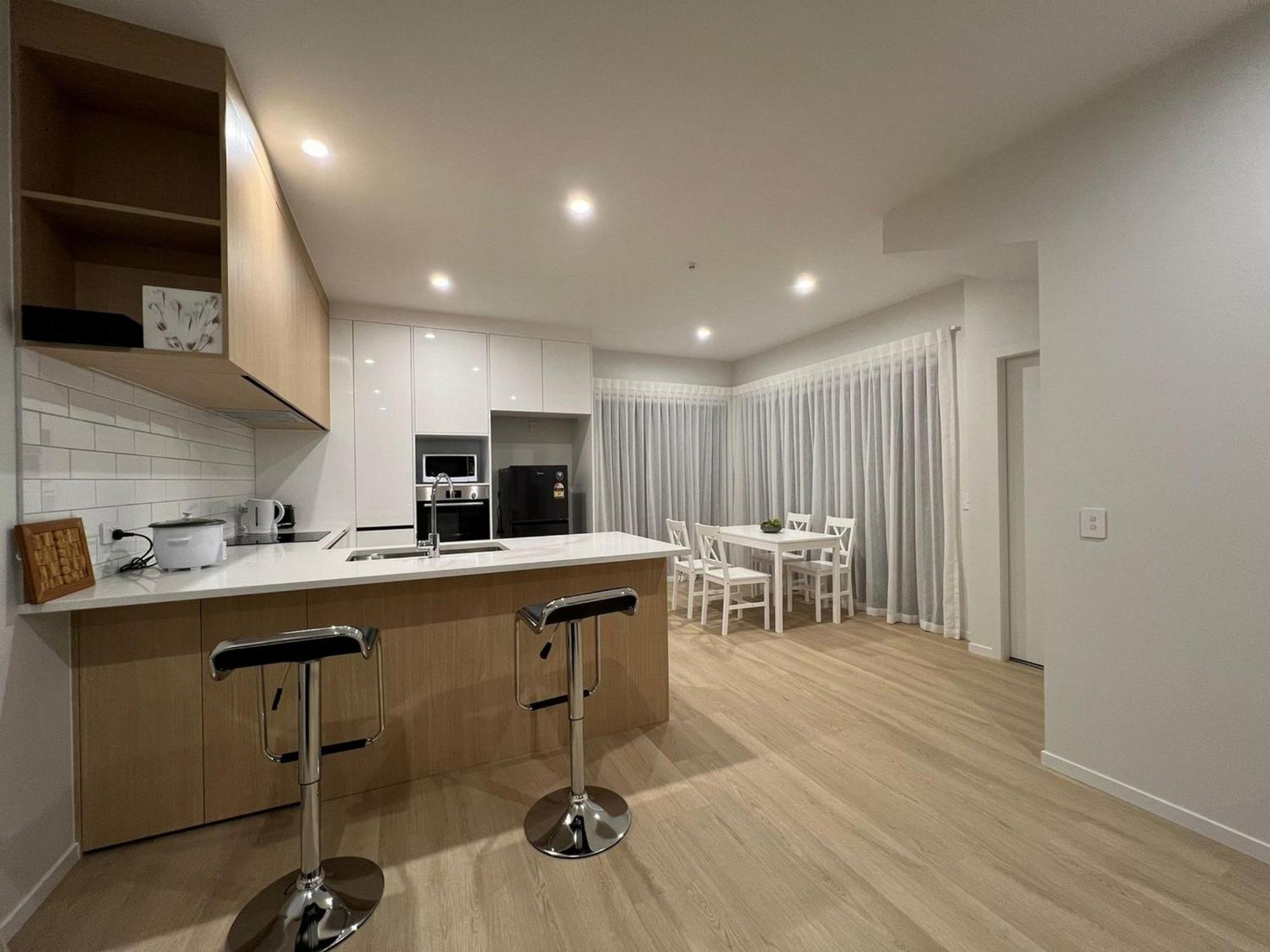 Central Modern 3-Bedroom,3- Bathroom House With Patio And Carpark- Lower Hutt City Centre Екстер'єр фото